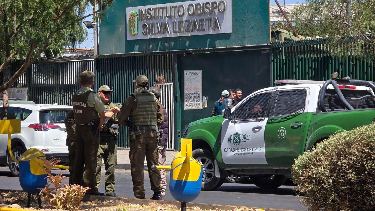 Prisión preventiva para estudiante homicida de Calama: Planeó su “día de ira” en un cuaderno y atacaría a niños de primero básico