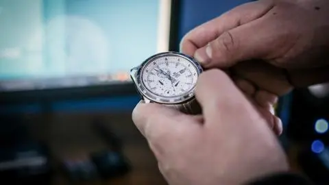 ¿Cuándo es el cambio de hora en Chile? En Semana Santa y el primer fin de semana largo del 2026
