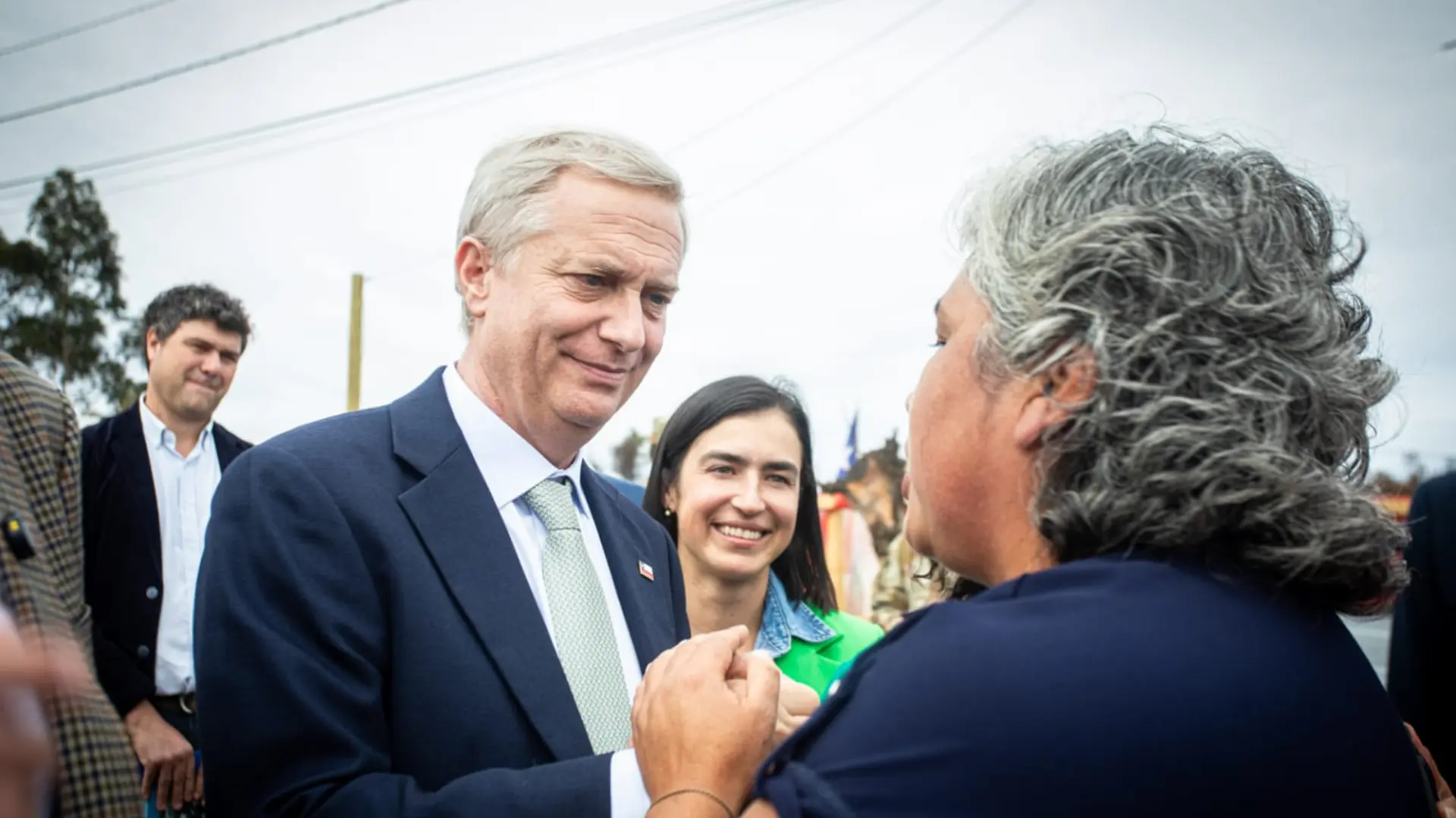 Ley de Reconstrucción Nacional: ministro Quiroz detalla medidas económicas del proyecto anunciado en su visita al Biobío