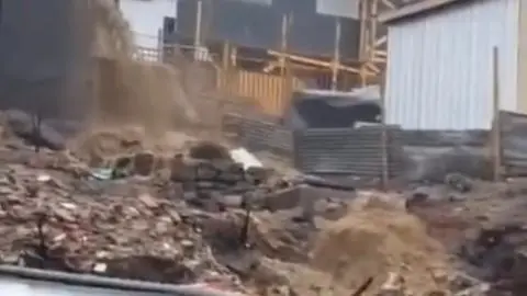 Fuertes lluvias afectan a vecinos damnificados de Lirquen: deslizamientos de tierra y goteras generan preocupación