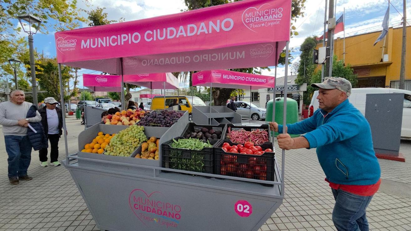 Penco busca ordenar el comercio ambulante con inversión histórica: entregan carros y fijan reglas para el centro