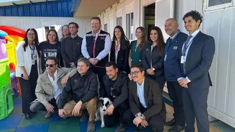Ministra de Educación visita obras de sala cuna provisoria en Lirquén tras incendio que destruyó el recinto