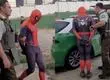 Hombre vestido de “Spider-Man” fue detenido en Valparaíso: Estaba prófugo y contaba con antecedentes policiales