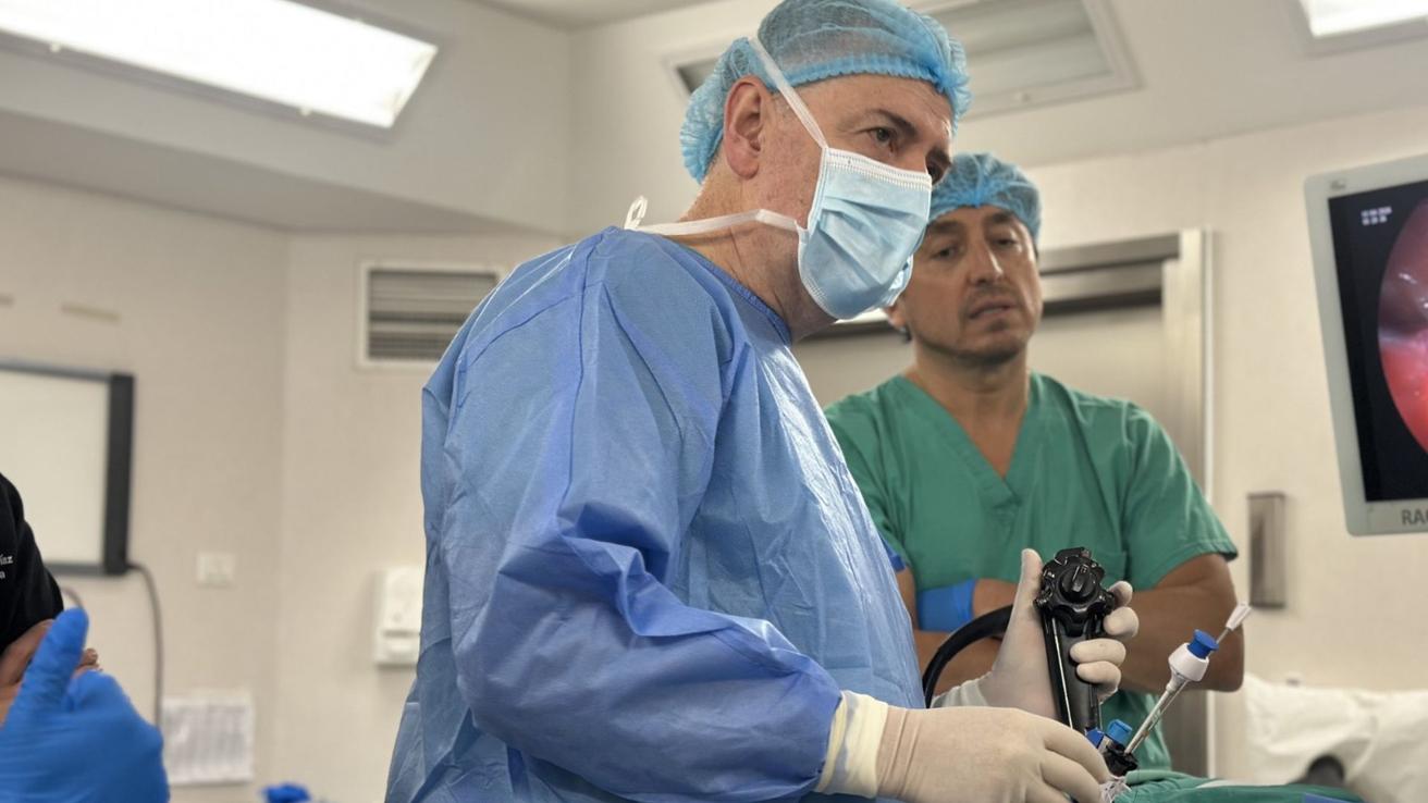 Clínica Andes Salud Concepción marca hito regional con innovadora cirugía endoscópica para bajar de peso