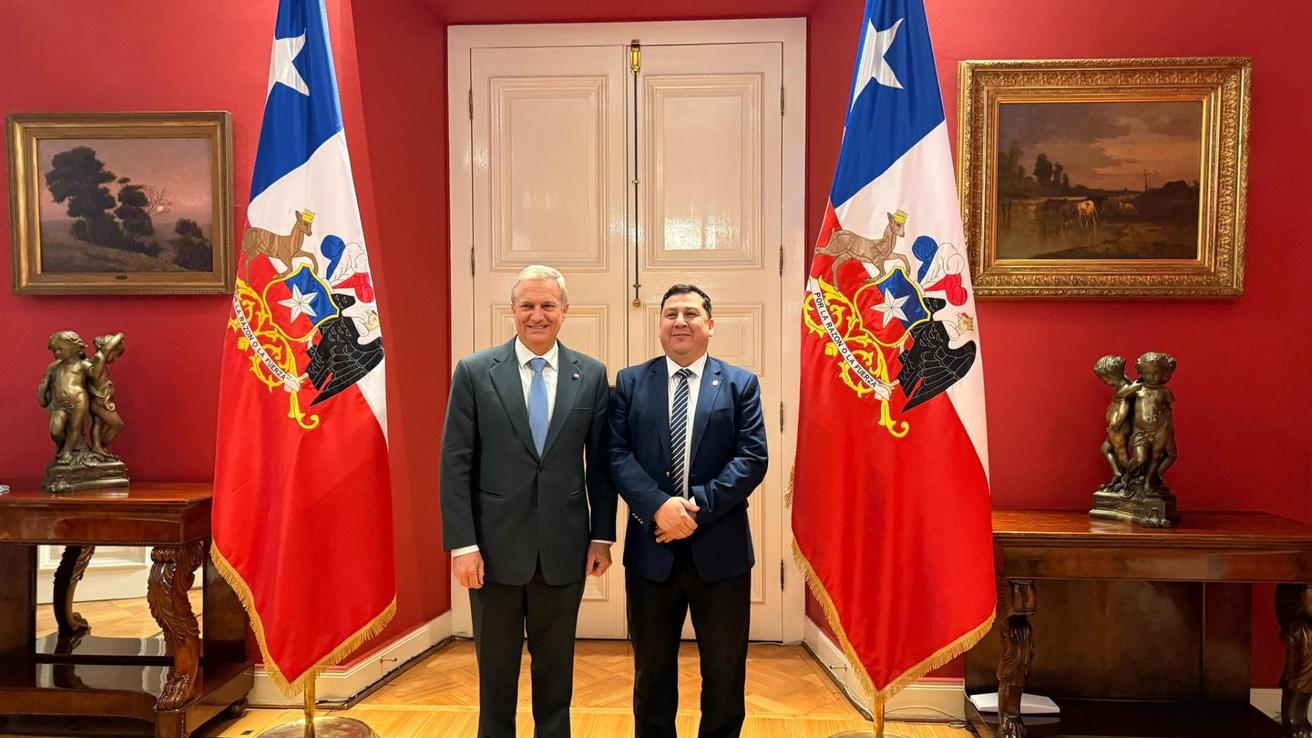 Alcalde de Concepción dialoga con el Presidente Kast en La Moneda: Reunión tuvo énfasis en recuperar el Mercado Central