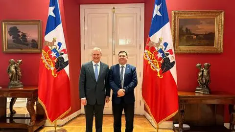 Alcalde de Concepción dialoga con el Presidente Kast en La Moneda: Reunión tuvo énfasis en recuperar el Mercado Central