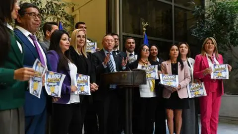 Gobierno y Partido de la Gente llegan a acuerdo por Ley de Reconstrucción Nacional: Presentarán rebaja a precios de remedios
