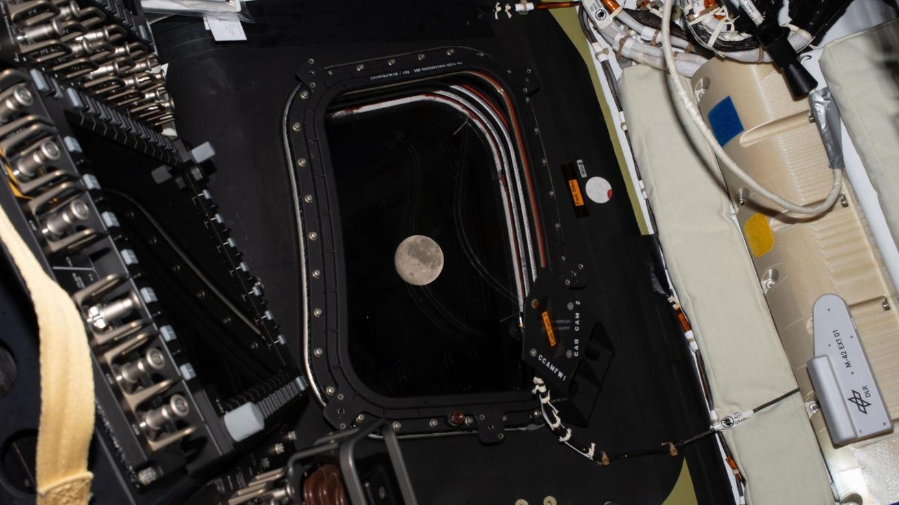 Artemis II rompe el récord de Apolo 13 y se convierte en la misión tripulada que más lejos ha estado de la Tierra