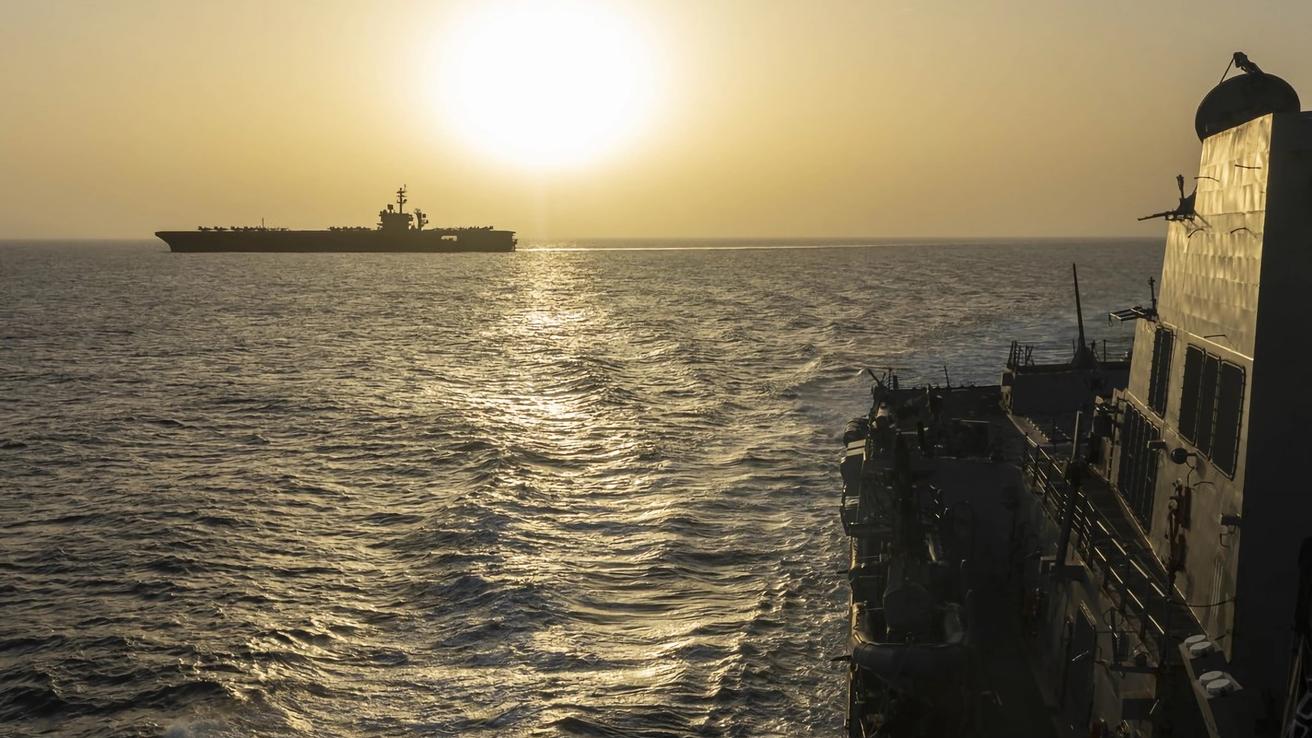 Irán impone cierre del estrecho de Ormuz ante  permanencia del bloqueo estadounidense en la zona