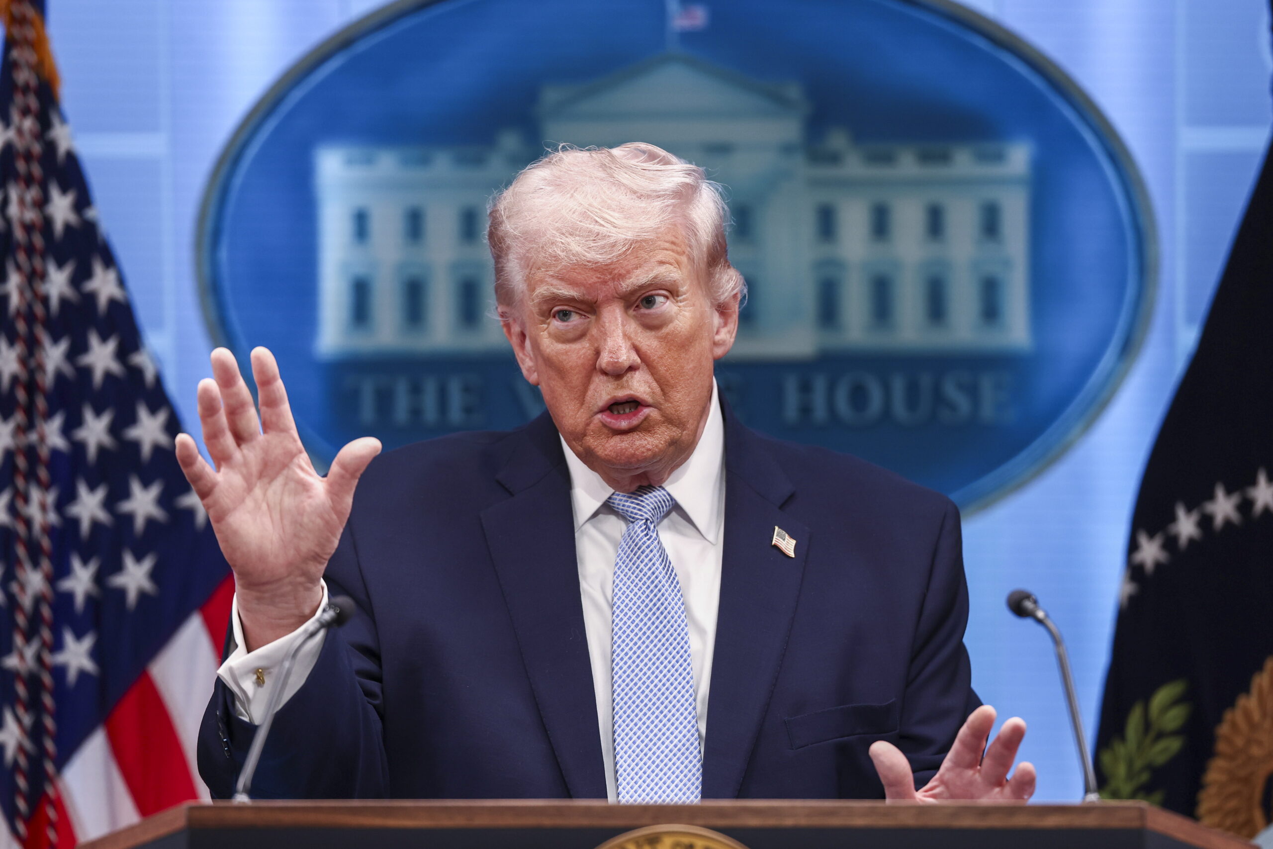 Presidente Donald Trump anunció que Estados Unidos suspenderá ataques a Irán por dos semanas