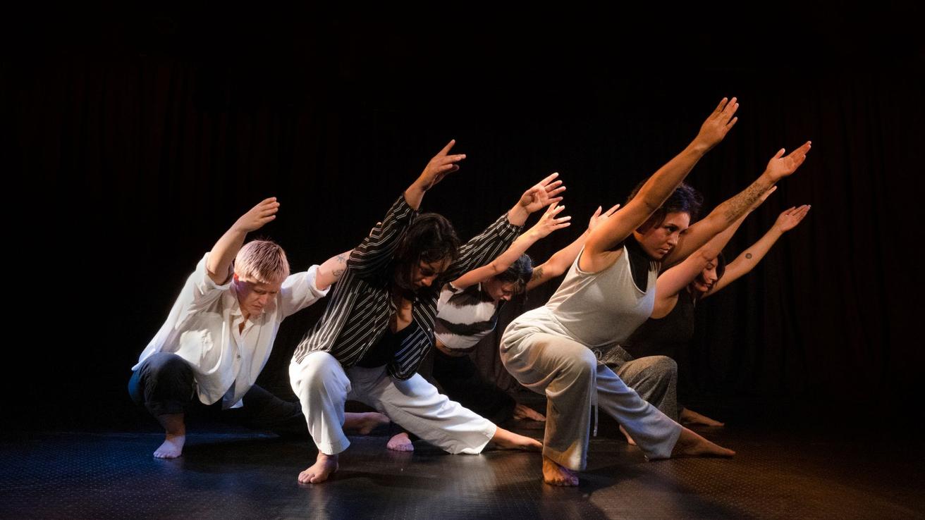 Mes de la danza en Concepción: Teatro Biobío ofrecerá taller gratuito de biodanza