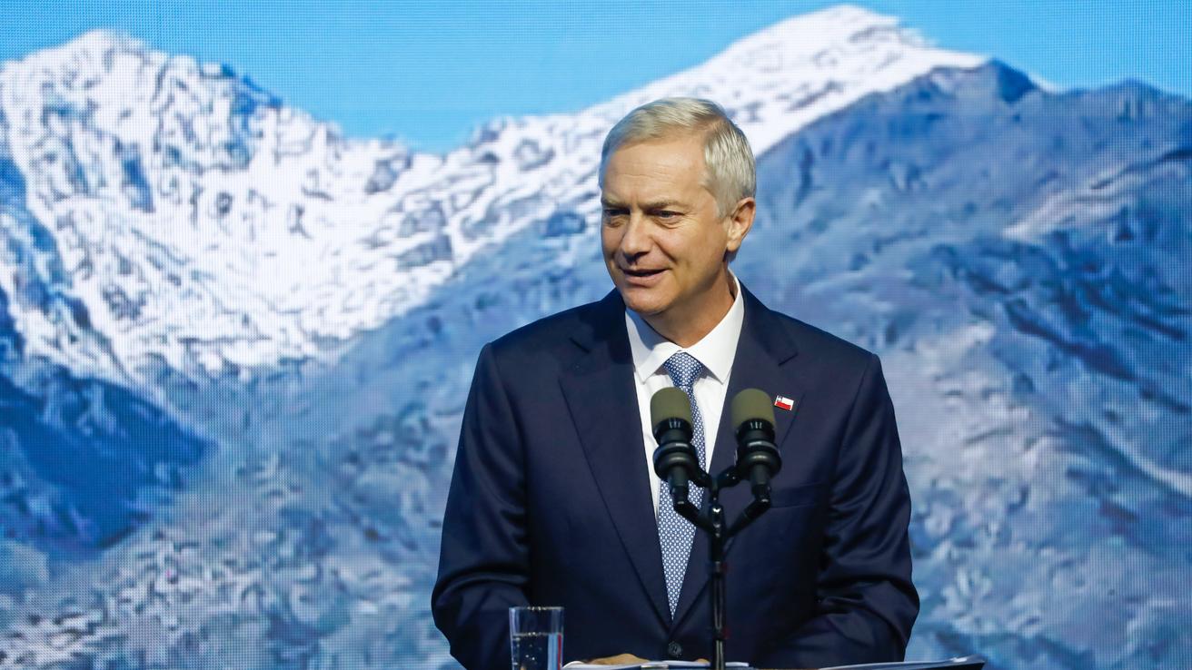 Kast defiende polémica minuta de Hacienda que proponía “descontinuar” beneficios estatales tras cuestionamientos