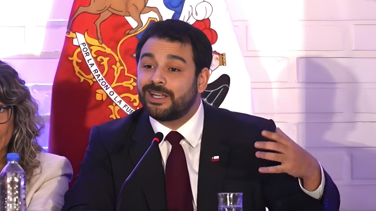 “Hay que hacer frente a las mentiras y fake news”: subsecretario de Hacienda aborda cuestionado oficio sobre “descontinuar” programas sociales