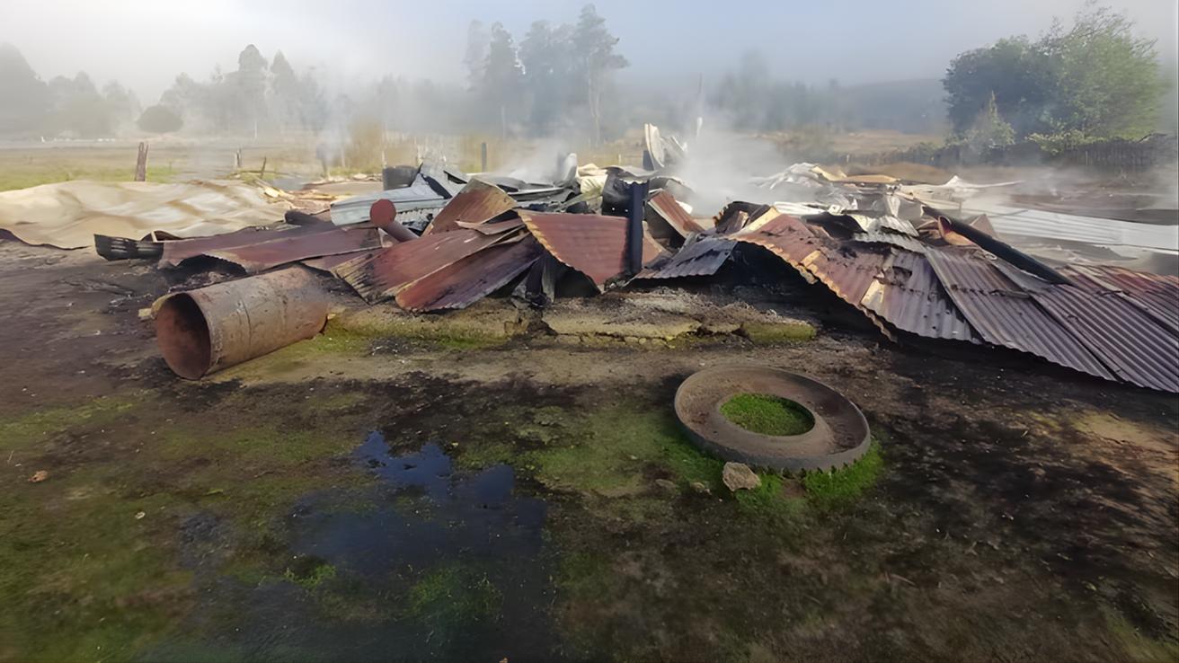 Incendio consume vivienda en Constitución y deja dos adultos mayores muertos