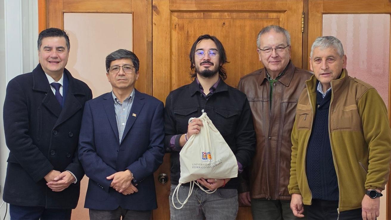 Titulado de la USM Sede Concepción trabajará en Inglaterra en desarrollo de componente clave del Gran Colisionador de Hadrones