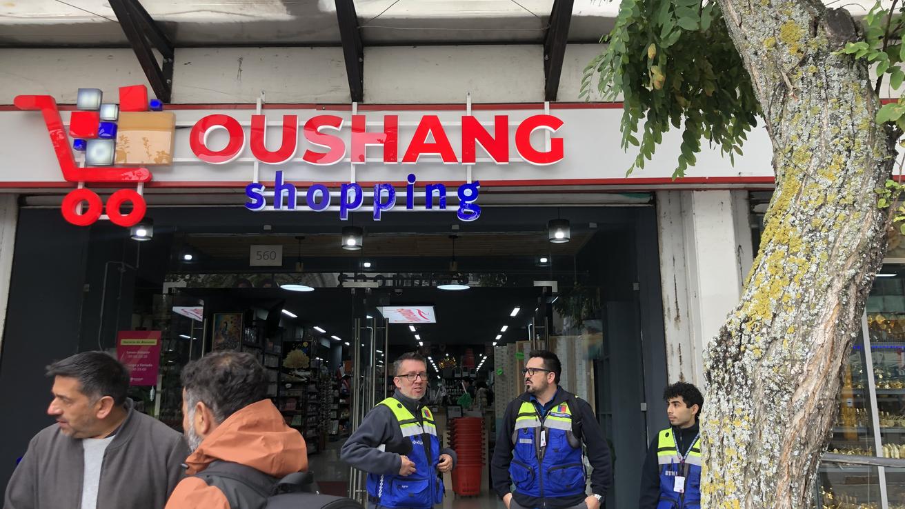Fiscalización de mall chino en Concepción: Descubren que local no contaría con la patente adecuada