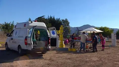 Tres participantes de reality “Vecinos al límite” resultan heridos tras grave accidente durante competencia