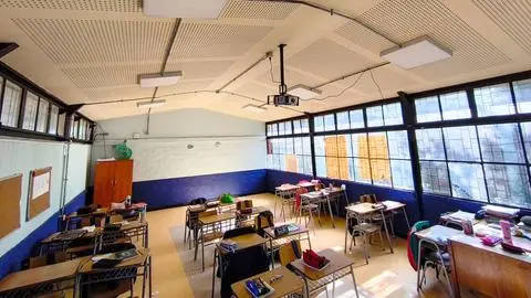 Cuatro alumnos resultaron heridos: Estudiante fue detenido tras activar un petardo al interior de la sala en colegio de Mariquina