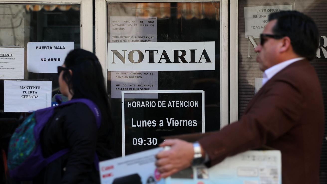 Estos son los 13 trámites que ya no se tendrán que hacer en una notaría en Chile