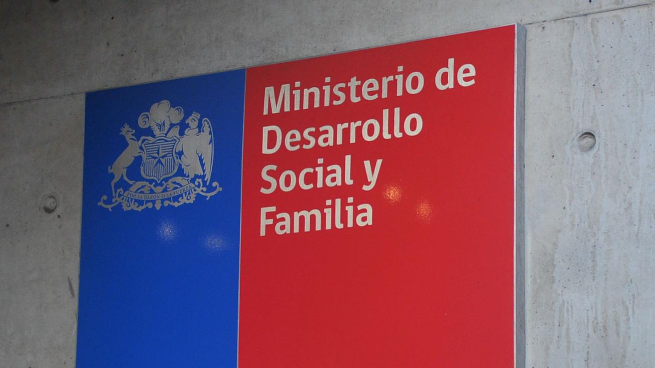 Ministerio de Desarrollo Social confirma y detalla recortes en varios programas y servicios públicos