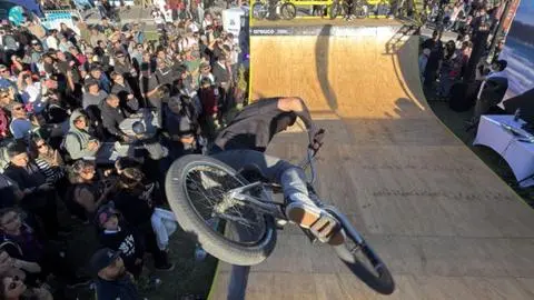 Tras su exitoso paso por el REC, la rampa de BMX llega a Penco: quedó instalada en la comuna
