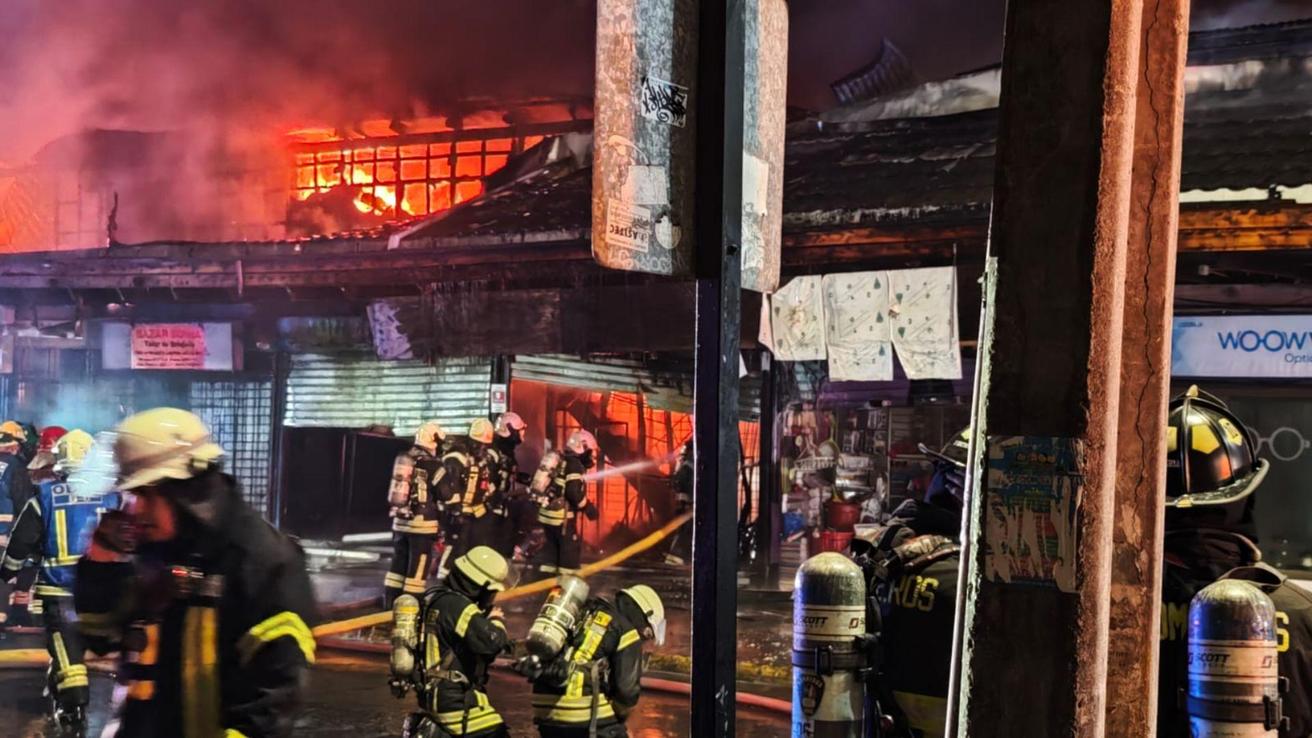 Fiscalía indaga posible intencionalidad en incendio que afectó a Galería Las Palmas de Concepción