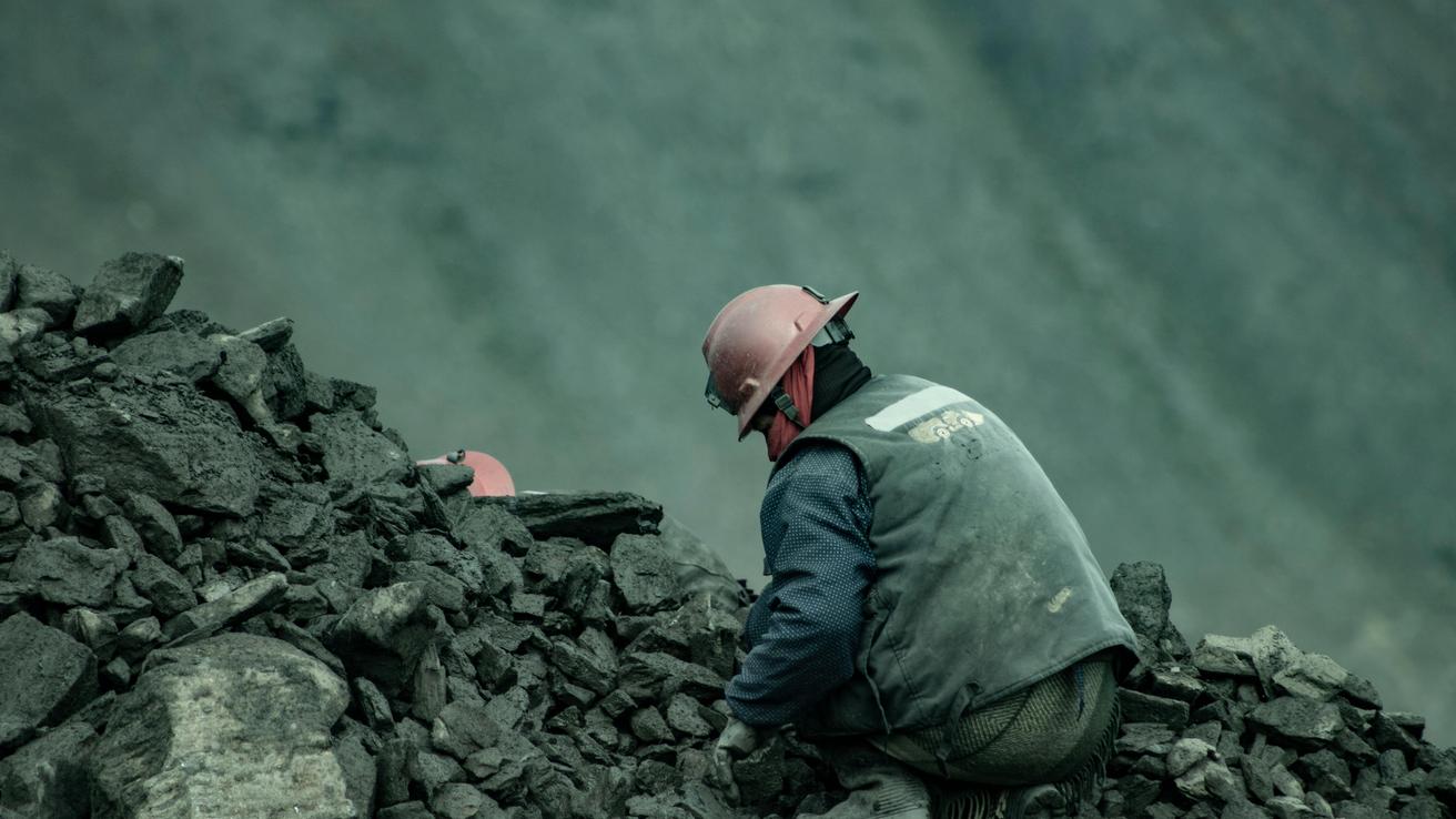 Producción de cobre en Chile cae a su nivel más bajo desde 2017 y especialista levanta alertas económicas