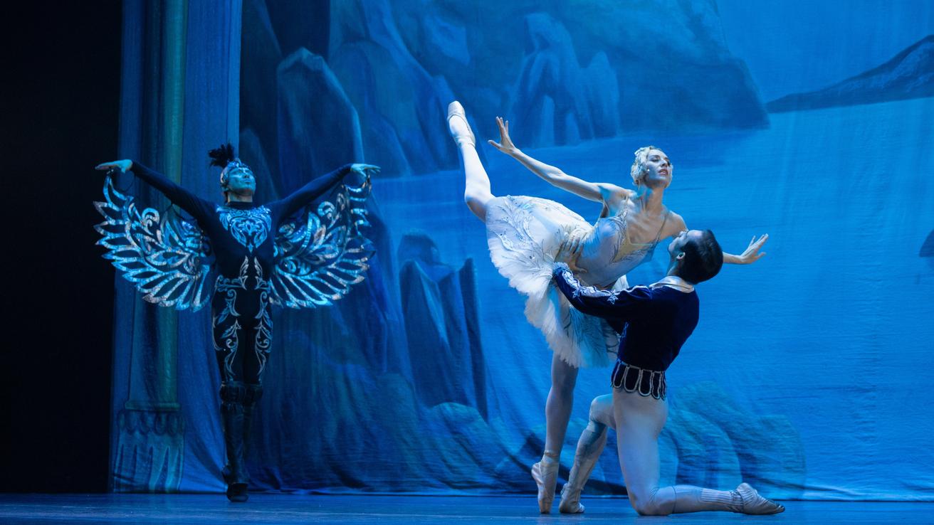 “Este ballet es sobre el amor”: Liudmila Titova destaca el regreso de ‘El Lago de los Cisnes’ al Gran Concepción