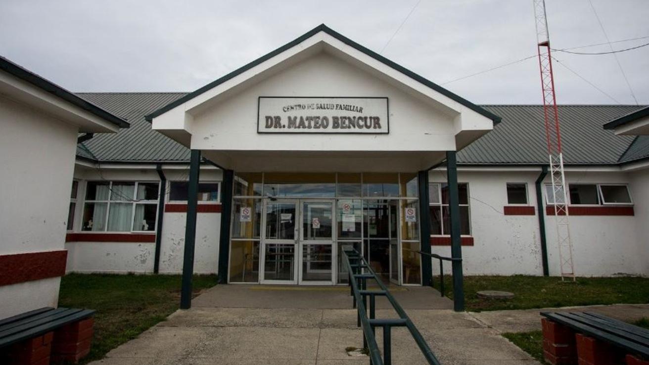 Formalizan a dentista en Punta Arenas por negligencia: Paciente perdió nueve dientes tras ser atendida