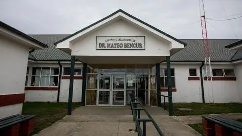 Formalizan a dentista en Punta Arenas por negligencia: Paciente perdió nueve dientes tras ser atendida
