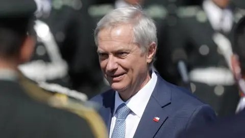 Aprobación de presidente Kast en caída libre: Bajó seis puntos y llega a 36%