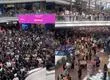 Mall Plaza Vespucio se querella contra influencers que generaron caos al lanzar 700 mil pesos en efectivo