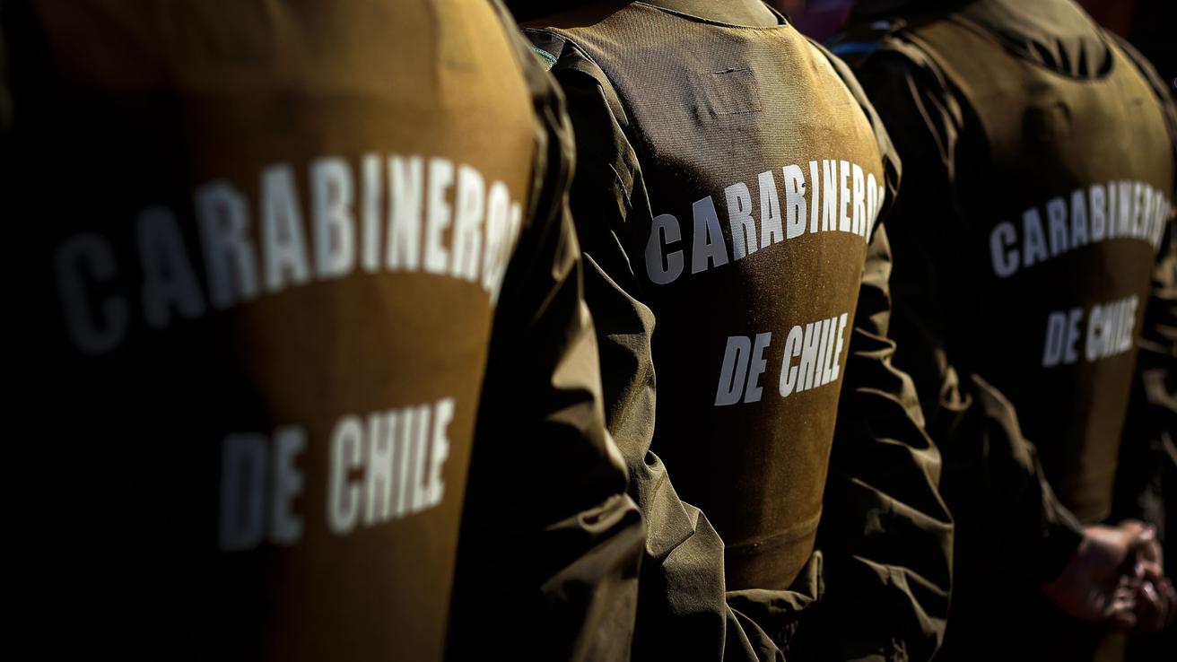Fiscalización termina con persona baleada en Colina: Carabinero usó su arma de servicio para defender a su compañero