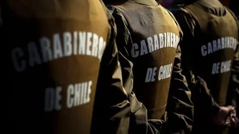 Fiscalización termina con persona baleada en Colina: Carabinero usó su arma de servicio para defender a su compañero