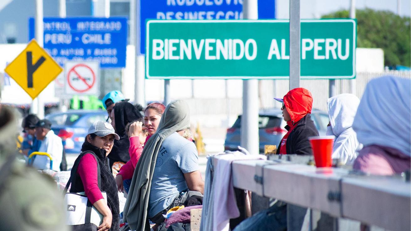 Perú decreta estado de emergencia en frontera con Chile por 60 días: Activan drones de vigilancia y endurecen control