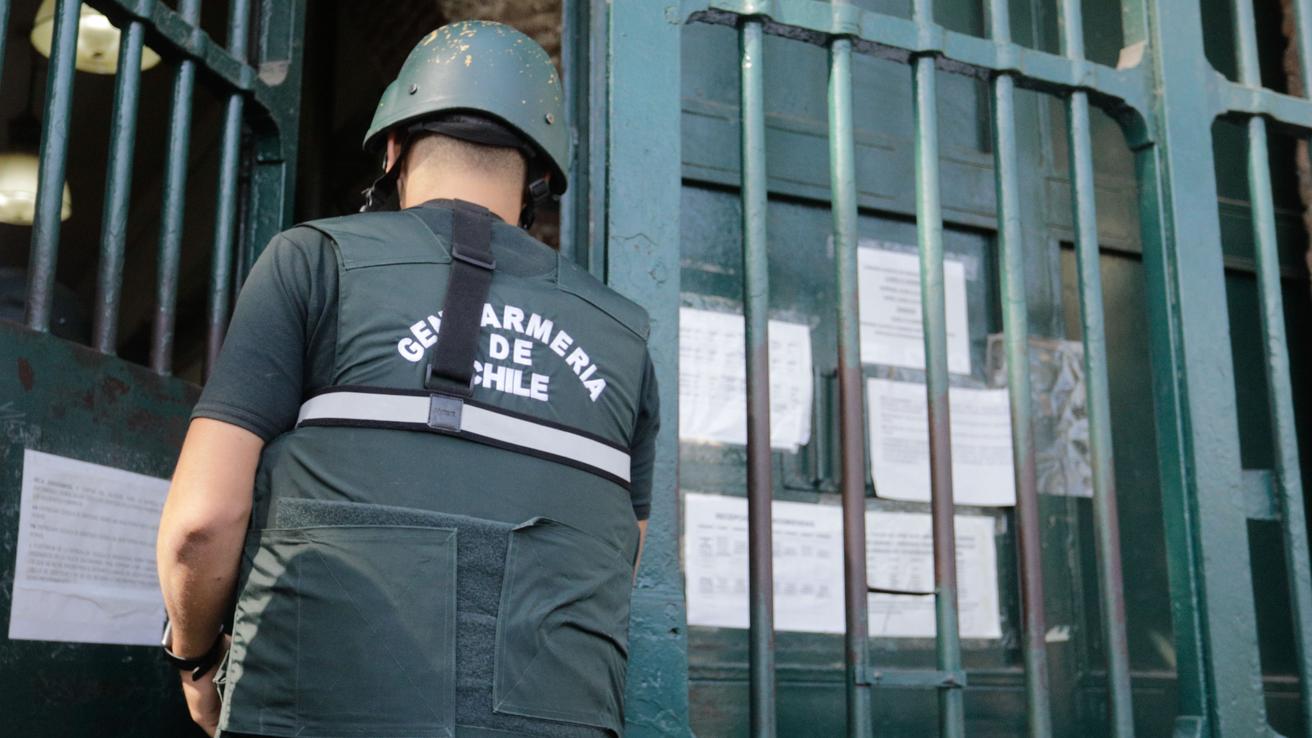 Funcionarios de cárcel de Talca habrían ingresado ebrios al recinto penal: Investigan consumo de alcohol reiterado
