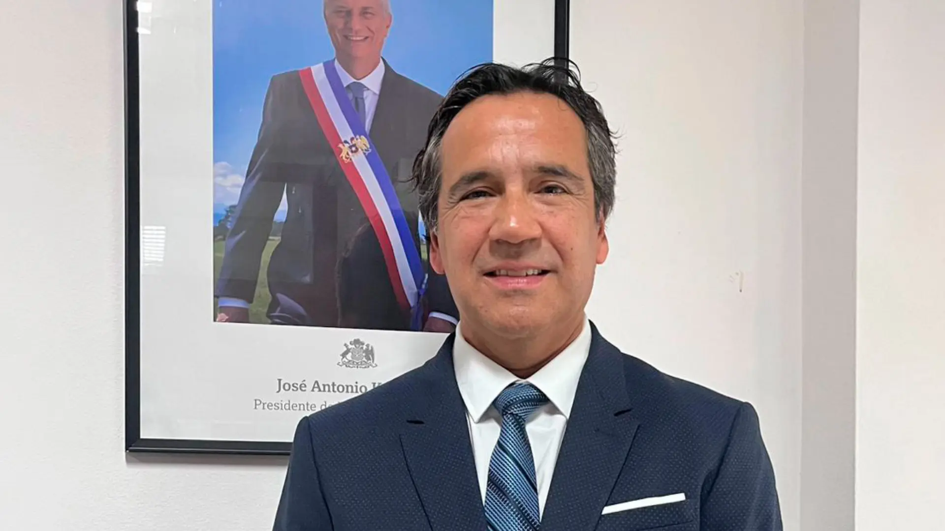 Duró un día en el cargo: Actor Renato Münster renunció a la seremi de las Culturas de la RM