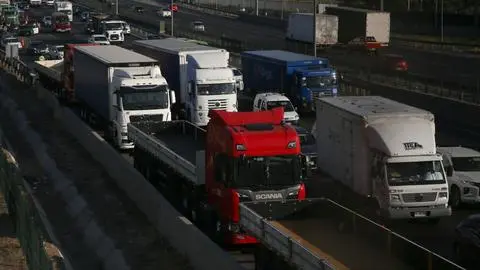 Camioneros rechazan alza de combustible y advierten que “se llegó a un punto de no retorno”