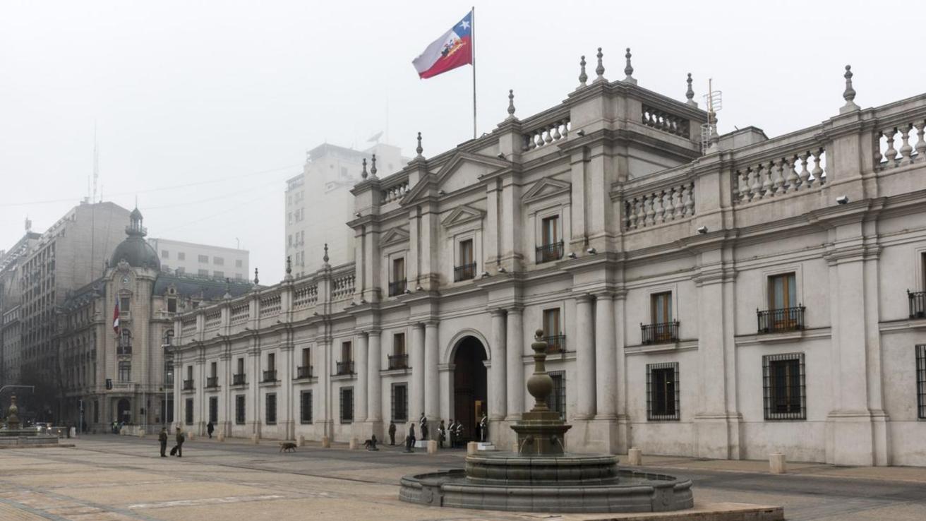 Contraloría llega a La Moneda para fiscalizar pagos a funcionarios de previo al cambio de mando