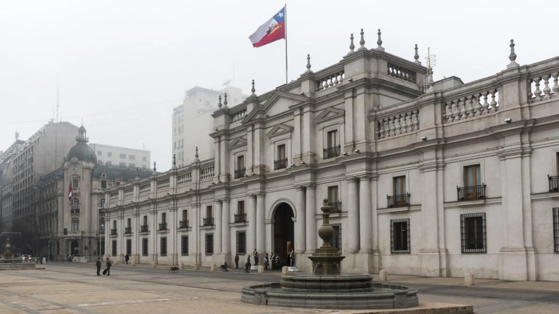 Contraloría llega a La Moneda para fiscalizar pagos a funcionarios de previo al cambio de mando
