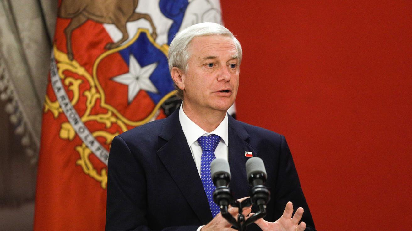 Kast admite “error por desconocimiento” tras polémico almuerzo con ex compañeros en La Moneda