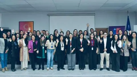 Mujeres representan 28,7% de participación laboral del Biobío: reportan caída a 24% en cargos gerenciales femeninos