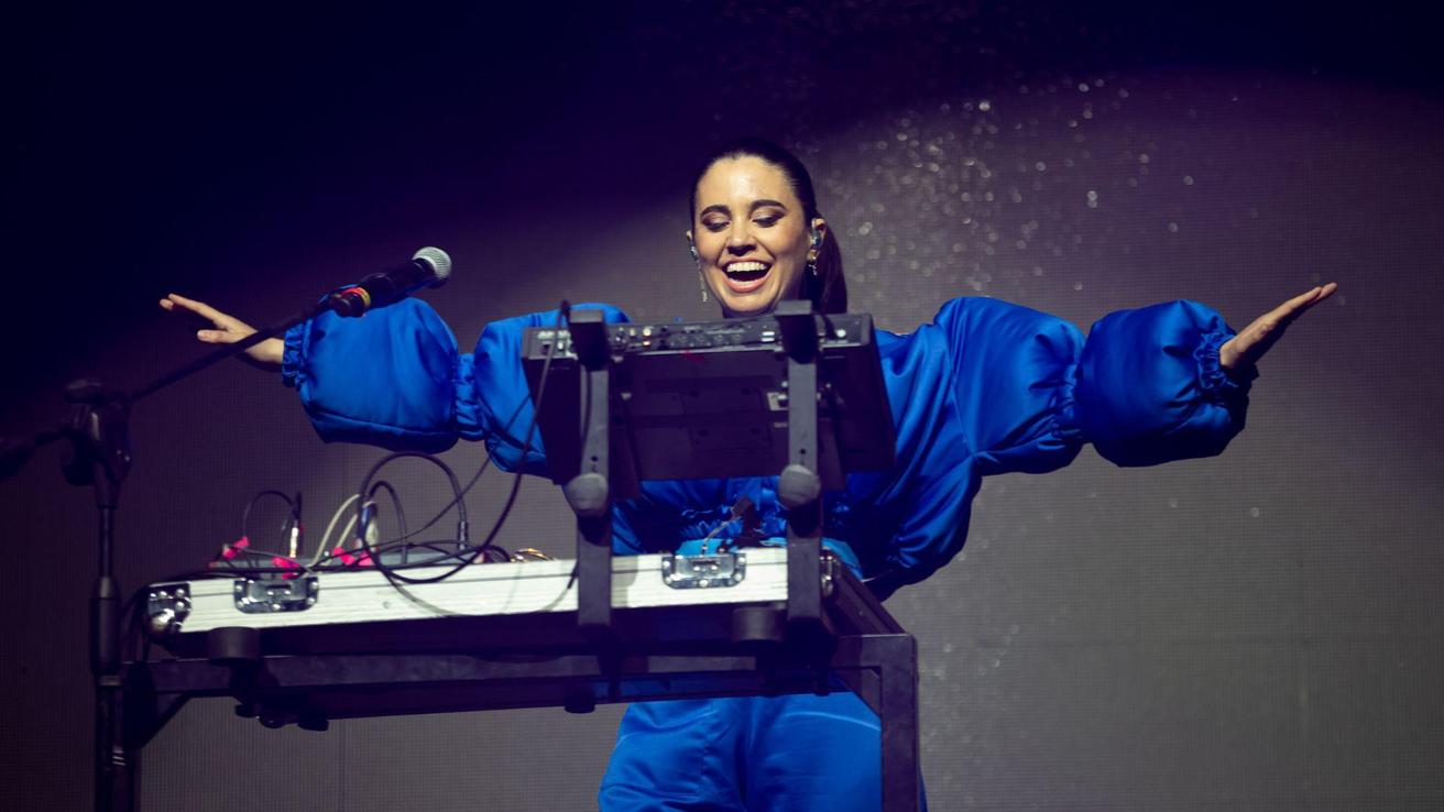 Javiera Mena presentará DJ Set gratis y al aire libre en Concepción este miércoles 8 de abril
