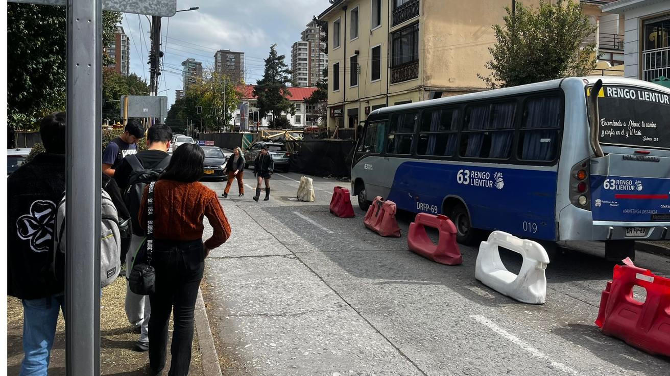 Municipio de Concepción compromete medidas en paraderos y cruces de Chacabuco por obras en Plaza Perú: Evalúan desvíos