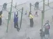 Captan a Gabriel Boric en una tarde de juegos en familia: Hizo ejercicio y se tomó fotos