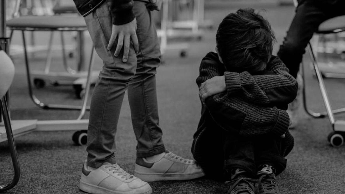 Las razones detrás del aumento de la Violencia Escolar: Expertos coinciden que problema es multidimensional y sobrepasa a los gobiernos de turno