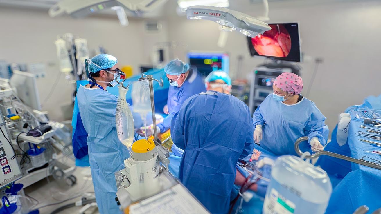 Clínica Andes Salud Concepción realizó innovadora cirugía cardíaca mínimamente invasiva