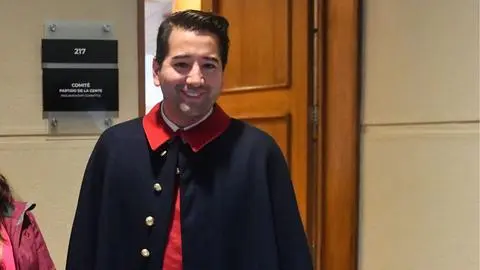Diputado Javier Olivares anuncia acciones legales tras agresión: “Perseguiré a los cobardes extremistas”