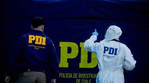 Hallan joyas y uñas postizas en escena de homicidio en mirador de Machalí