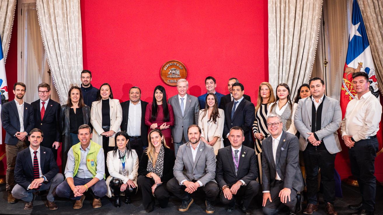 Inteligencia artificial en Chile: Las trece ciudades que incorporan uso de la IA en los municipios
